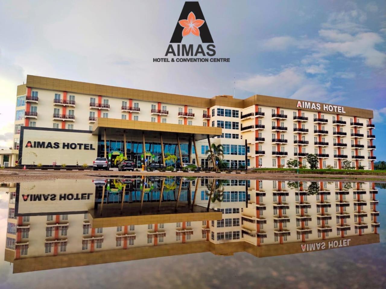 Aimas Hotel And Convention Centre Sorong Exteriör bild